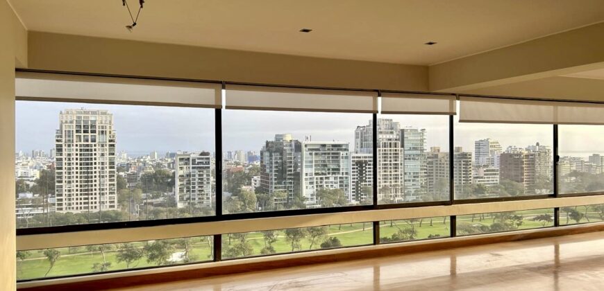 Exclusivo Departamento con Vista Al Golf de San Isidro en Venta